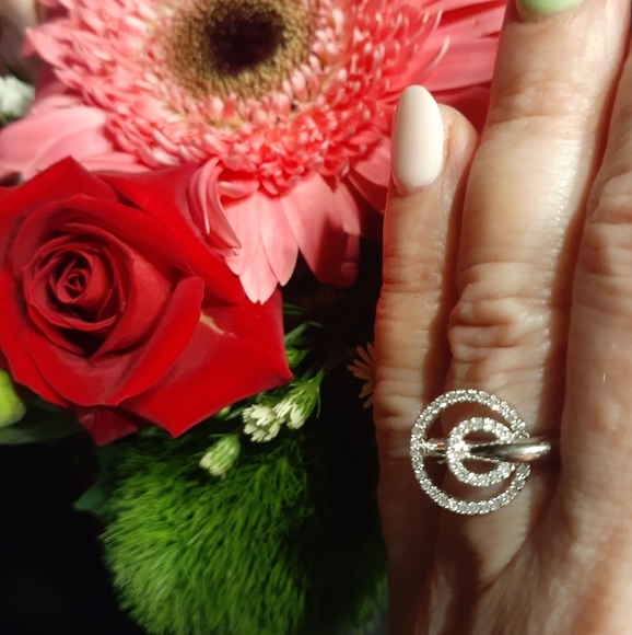 BRAND NEW With TAGS 14 Karet Gold & Diamond Circular Ring - Picture 5 of 7